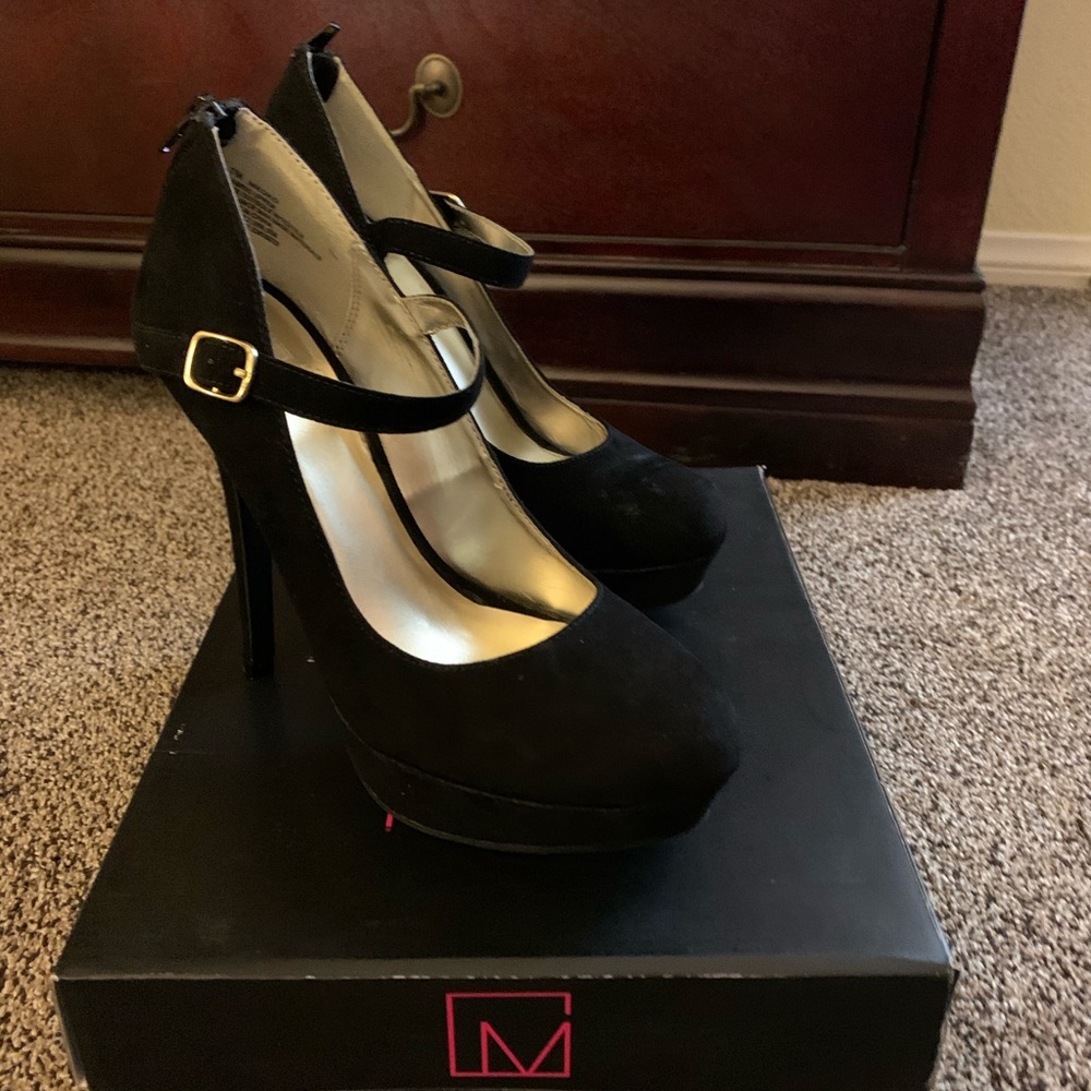 Material girl high heel 5” new never used size 7